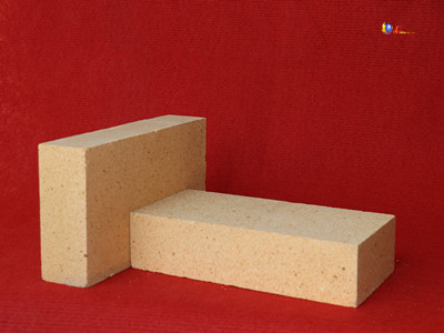 Шамотный огнеупорный кирпич
