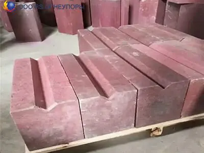 Хромкорундовый блок для толкательных нагревательных печей