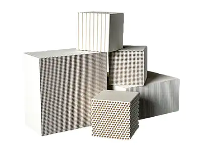 Сотовый носитель катализатора